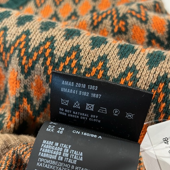 Prada AW/18 Runway Camel Brown Chevron Logo Cashmere Crew-Neck Sweater - Picture 12 of 13